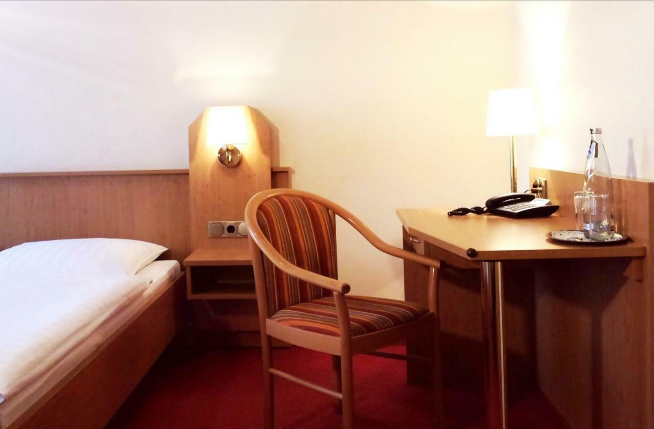 Hotel Burgas Stassfurt Room photo
